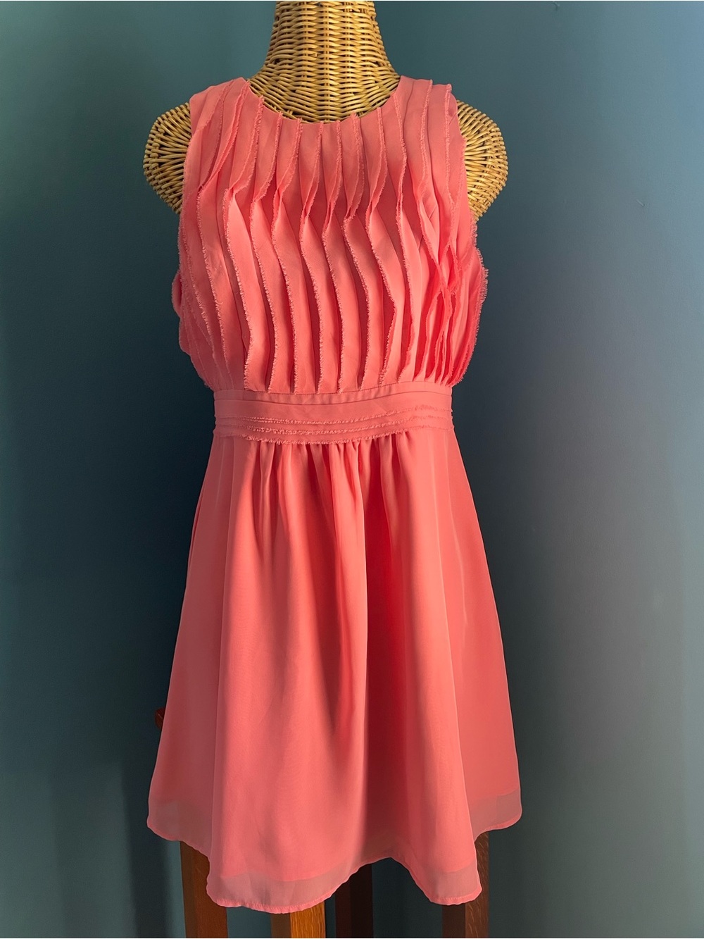 LOFT Pink Coral Chiffon Fit & Flare Pleated Top Size 6 Petite